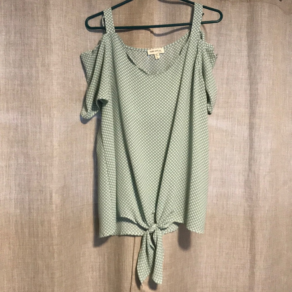 EUC cold shoulder top